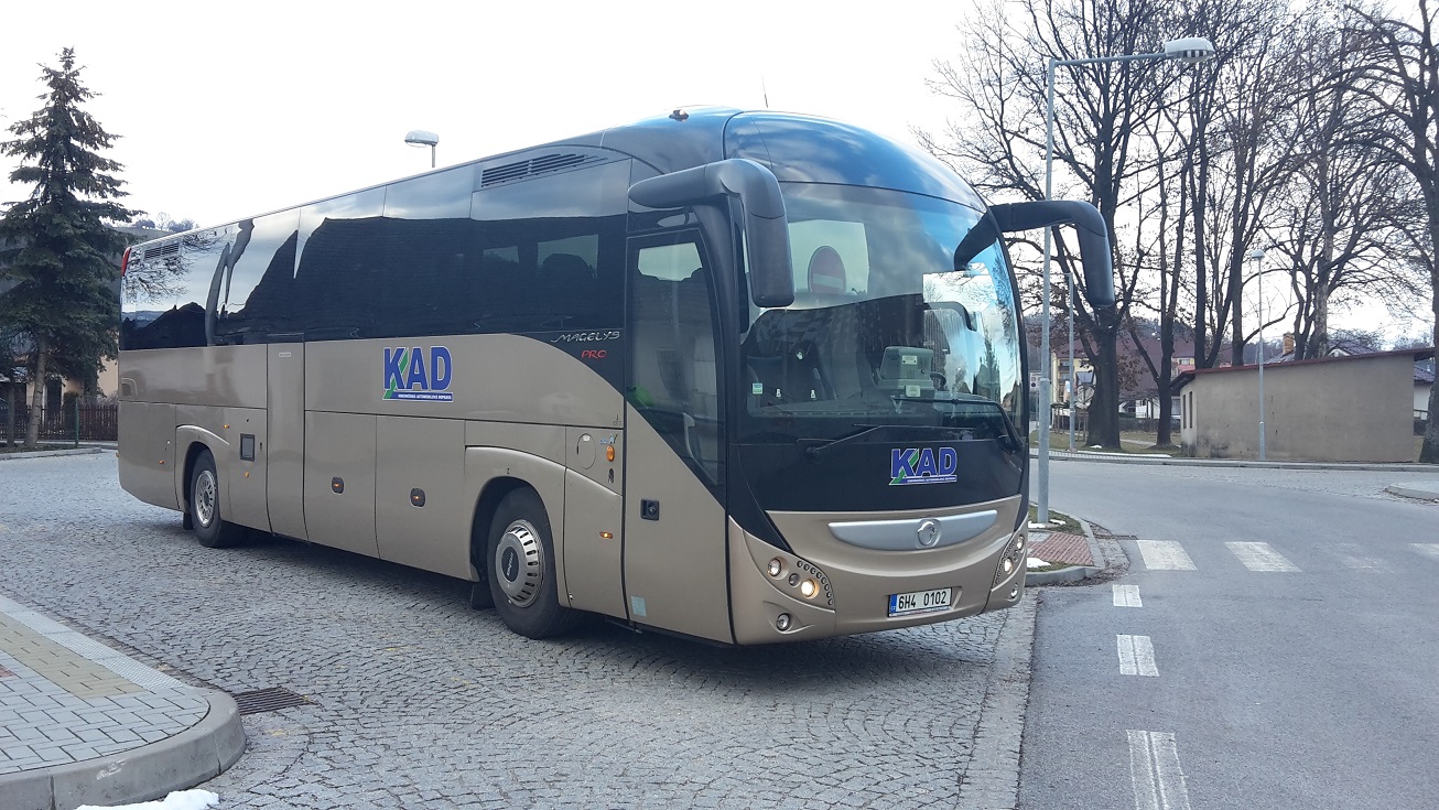 Do Krkonoš s kolem i lyžemi