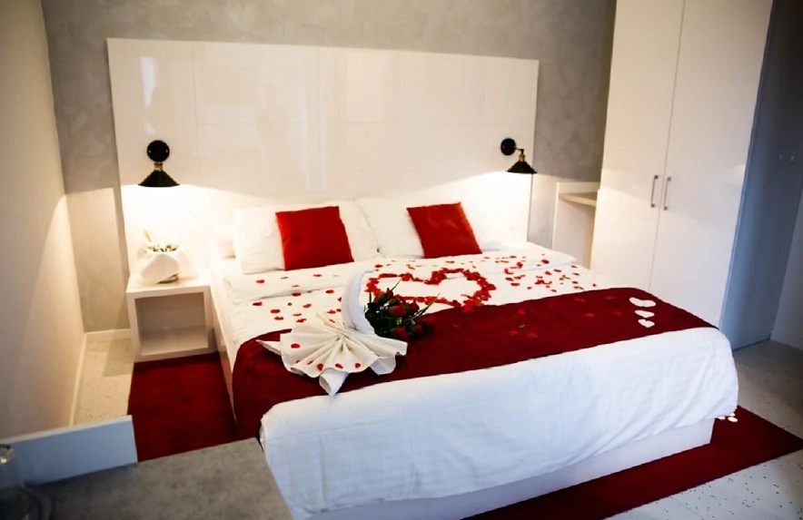 Hotel Drnholec aneb ubytujte se v hotelu, ve kterém se natáčel detektivní seriál!